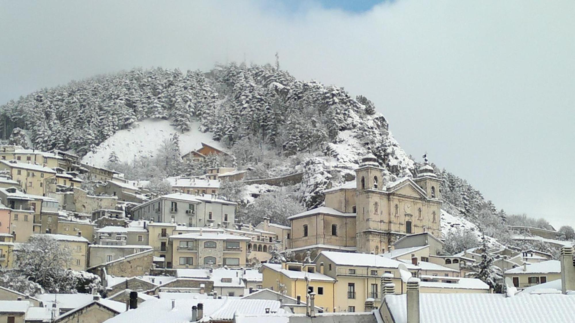 Albergo Corradetti Castel Di Sangro Buitenkant foto